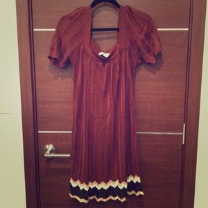 BROWN DRESS w/ TRIBAL FEATURES- SIZE MEDIUM WOMENS
